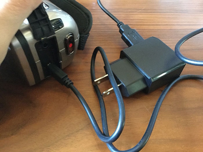 格安ビデオカメラBesteker 充電・パソコン接続